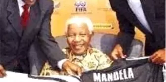 Mandela'ya Pele'li Eto'o'lu Doğum Günü