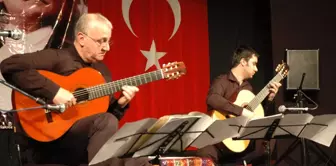 Dünyaca Ünlü Gitar Sanatçısından Gitar Dinlentisi