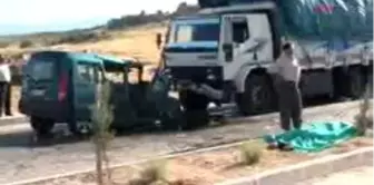 Kahramanmaraş´Ta Trafik Kazası: 2 Ölü, 2´İ Ağır Yaralı