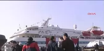 1haniye, Mavi Marmara'nın Önünden İsrail'e Seslendi