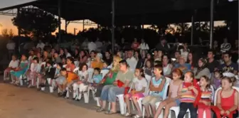 Tır Tiyatrosu'na Vatandaşlar Büyük İlgi Gösterdi