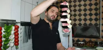 Onur Şan ile Kebap Ustası Arasında 'Tokat Kebabı' Polemiği