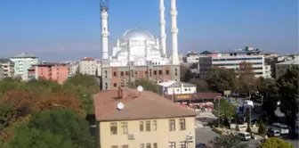 Iğdır'daki Caminin Minareleri Ermenistan'dan Görülecek