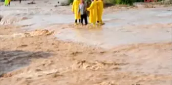 Yağmur, Mersin'de Hayatı Felç Etti