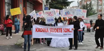 Kadına Şiddete Tiyatrolu Protesto