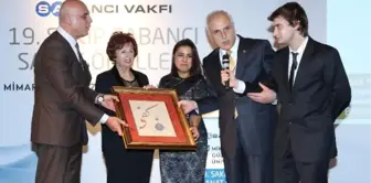 Sabancı Vakfı'ndan 9 Öğrenciye, 240 Cumhuriyet Altını