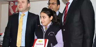 Siirt Emniyet Müdürlüğü'nden Sbs'ye Hazırlanan Öğrencilere Kitap ve Cd Desteği