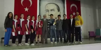 Bozüyük Anadolu Öğretmen Lisesi Badmintonda İl Şampiyonu Oldu