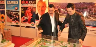 Melih Gökçek, İlkadım Standını Ziyaret Etti