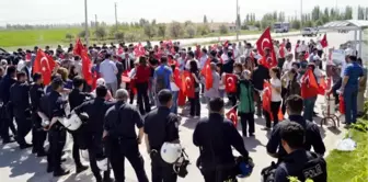 Akillerle Görüşmek İsteyen Gruba Polis Su Dağıttı