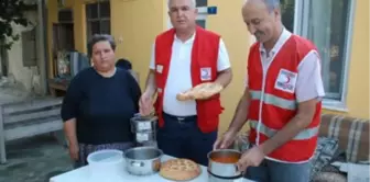 Öngel, Kızılay Gönüllüsü Olarak Sıcak Yemek Dağıttı