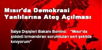 Mısır'da Demokrasi Yanlılarına Ateş Açılması