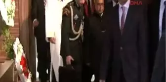 * Hindistan Cumhurbaşkanı Pranab Mukherjee'ye, İstanbul Üniversitesi Rektörlüğü Tarafından Törenle...