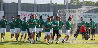 Bursaspor Akşam Antrenmanında Pas Çalıştı