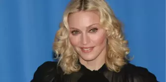 Madonna İslamiyete Merak Saldı