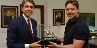 Ünlü Aktör Russel Crowe, Mustafa Demir ile Görüştü