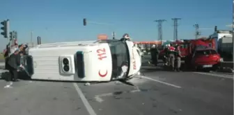 Çorlu'da Ambulans Otomobille Çarpıştı: 6 Yaralı