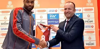 Galatasaray Liv Hospital'da Hairston'a İmza Töreni Yapıldı