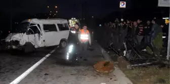 Giresun'da Öğrenci Minibüsü Refüje Çarptı: 13 Yaralı