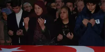 Aksoy İçin Tören Düzenlendi