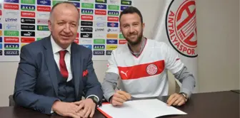 Giray 2,5 Yıllığına Antalyaspor'da