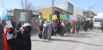 Paris'te 3 PKK'lı Kadının Öldürülmesi, Başkale'de Protesto Edildi