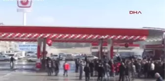 Petrol Ofisine Mehteranlı Açılış