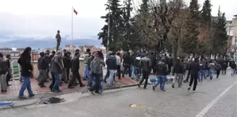 Karaman'da Kömür Ocağı İşçileri Yol İçin Yürüdü