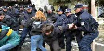 Priştine Üniversitesi Öğrencilerden Protesto