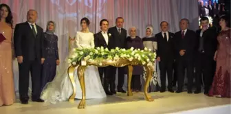 Başbakan Erdoğan İstanbul'da Nikah Şahidi Oldu