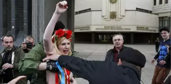 FEMEN Grubu Kırım İçin Eylem Yaptı