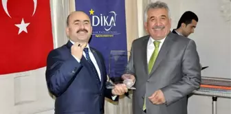 DİKA'dan Başkan Sadak'a Plaket