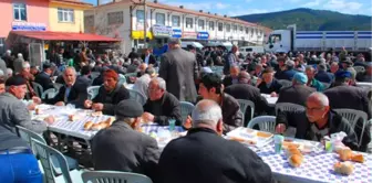 Osmancıklı İş Adamından Yüzlerce Kişiye Yemek