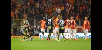 Derbinin Öne Çıkanları: Melo, Emre, Selçuk, Mancını, Sneijder ve Kartlar ile Cezalılar...