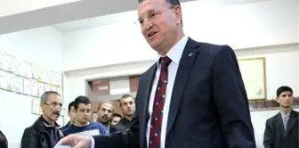 Hatay'da Seçimi Kazanan CHP'li Lütfü Savaş Mazbatasını Aldı