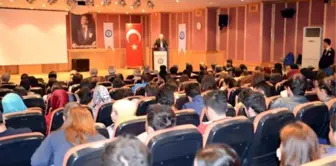 Bü'de 'İyi İnsan Olmak' Konferansı Yapıldı