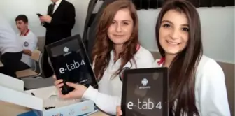 Erdek'te Öğrencilere Tablet Dağıtıldı