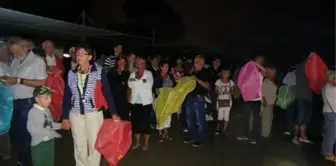 Turistlerden Somalı Madenciler İçin Dilek Feneri