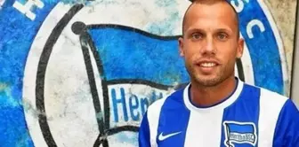 Hertha Berlin, Heitinga ile Anlaştı