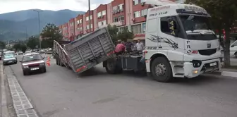 Seyir Halindeki Tırsın Dorsesi Çıktı