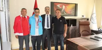 Başarılı Sporcudan Mintaş'a Ziyaret