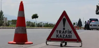 Tarım İşçilerini Taşıyan Minibüs Kaza Yaptı: 2 Ölü, 21 Yaralı