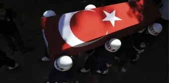 Yıldırım İsabet Eden Asker Hayatını Kaybetti