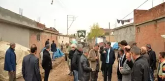 Bağıvar'ın Ana Yollarına Temel Malzeme Seriliyor 