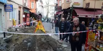 Kepçe Doğalgaz Borusunu Patlattı, Mahalleli Panik Yaşadı