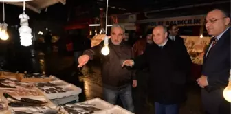 Vali Çakacak, Balık Pazarı'nı Ziyaret Etti