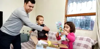 Babasının Gözyaşını Silen Tuana'ya Bir Koli Oyuncak