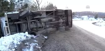 Kütahya'da İşçileri Taşıyan Midibüs Devrildi: 20 Yaralı