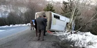 Kütahya'da İşçi Servisi Devrildi: 20 Yaralı