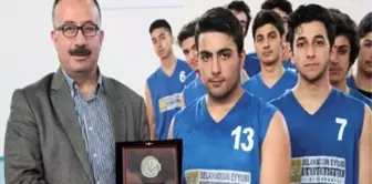 SEU Basket'in Yıldızları Bölge Şampiyonu Oldu